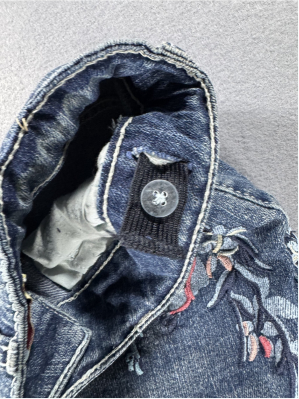 Mudd Girl’s Embroidered Jeans Size 14 w/ adjustable waistband Fun Floral Pattern - Picture 6 of 16